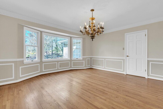 Building Photo - 8616 Chateau Dr