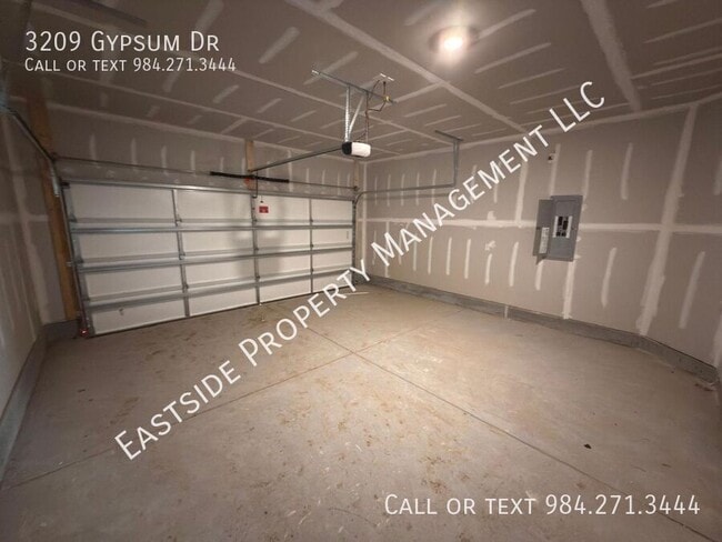 Building Photo - 3209 Gypsum Dr