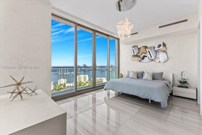 Building Photo - 17901 Collins Ave