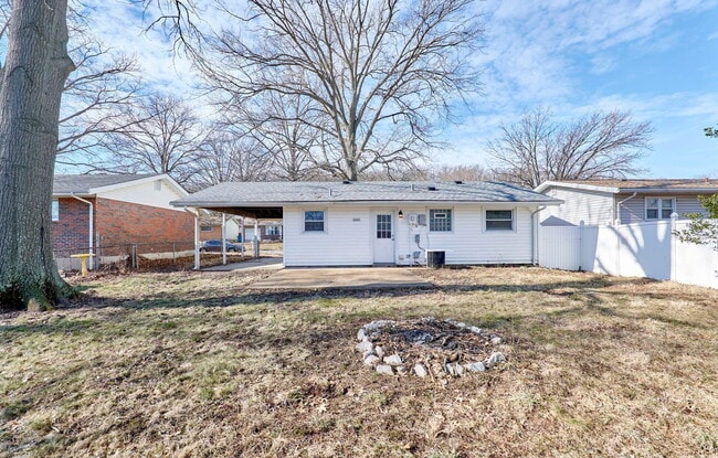 Building Photo - 3335 Boca Raton Dr