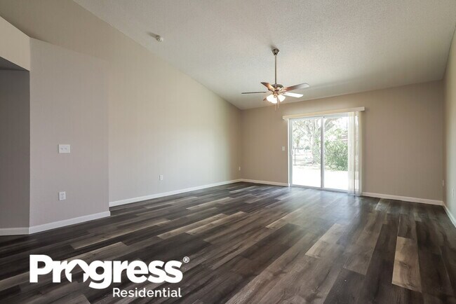 Building Photo - 3180 Thoroughbred Loop N