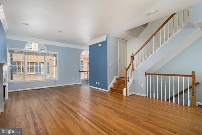 Building Photo - 1122 N Vernon St