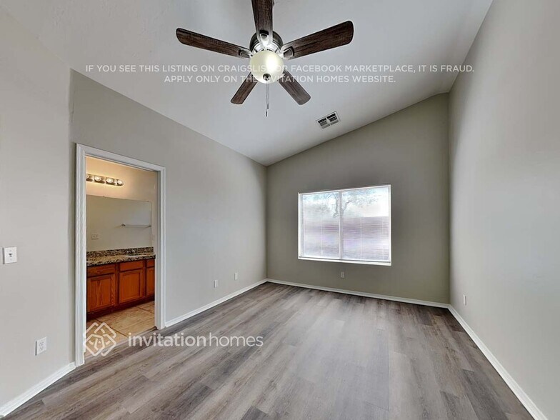 Building Photo - 11003 E Delta Ave