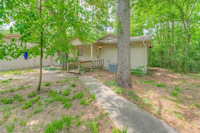 Building Photo - 330 Oak Tree Dr