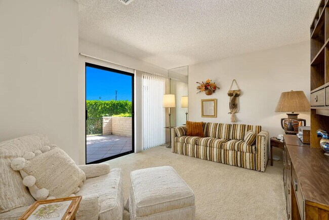 Building Photo - 2604 N Whitewater Club Dr