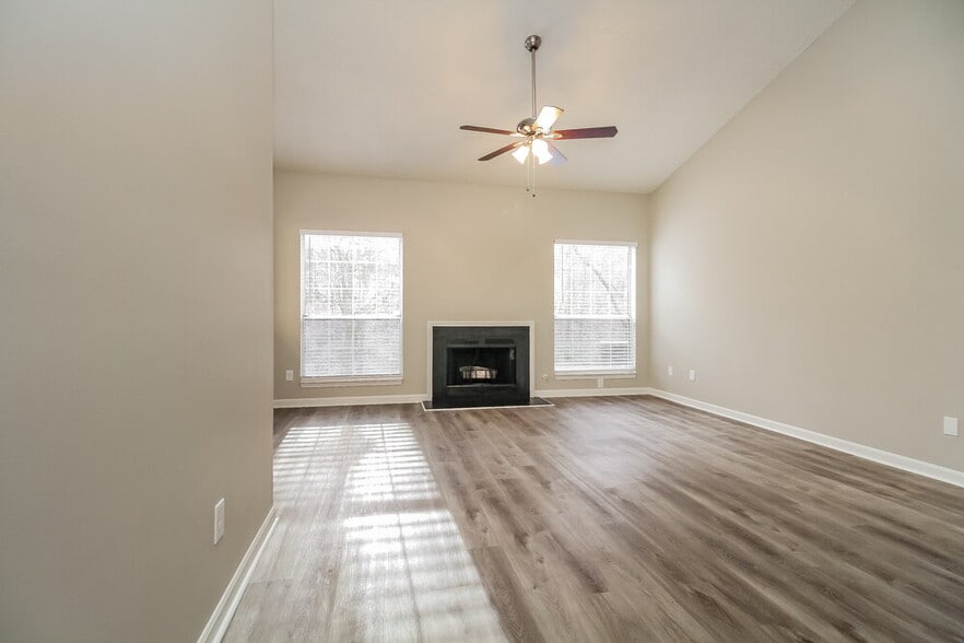 Building Photo - 2212 Oak Barrel Ln