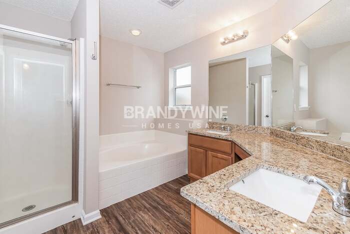 Building Photo - 11921 Dover Village Dr W