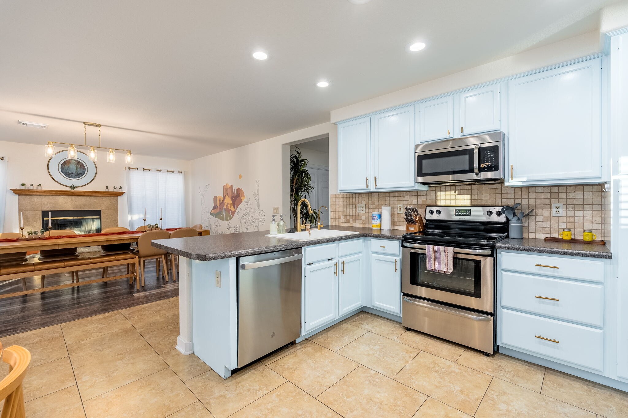 Building Photo - 3514 N Diego