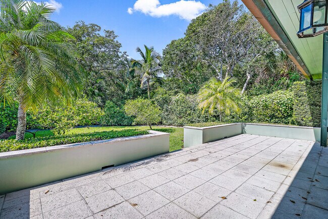 Building Photo - 330 S Beach Rd