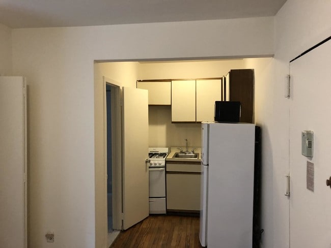 Building Photo - 226 East 14th Street