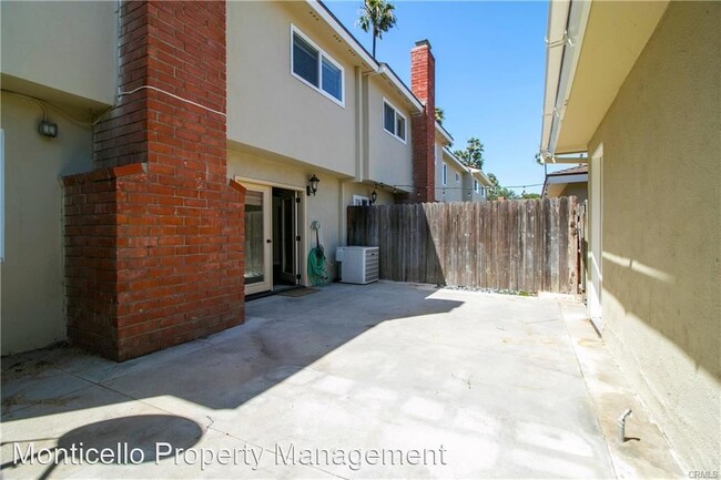Building Photo - 4 br, 2.5 bath House - 21162 Surfwood Lane