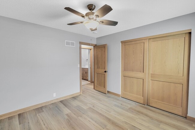 Building Photo - 3+ Bedroom Home in Quiet Neighborhood