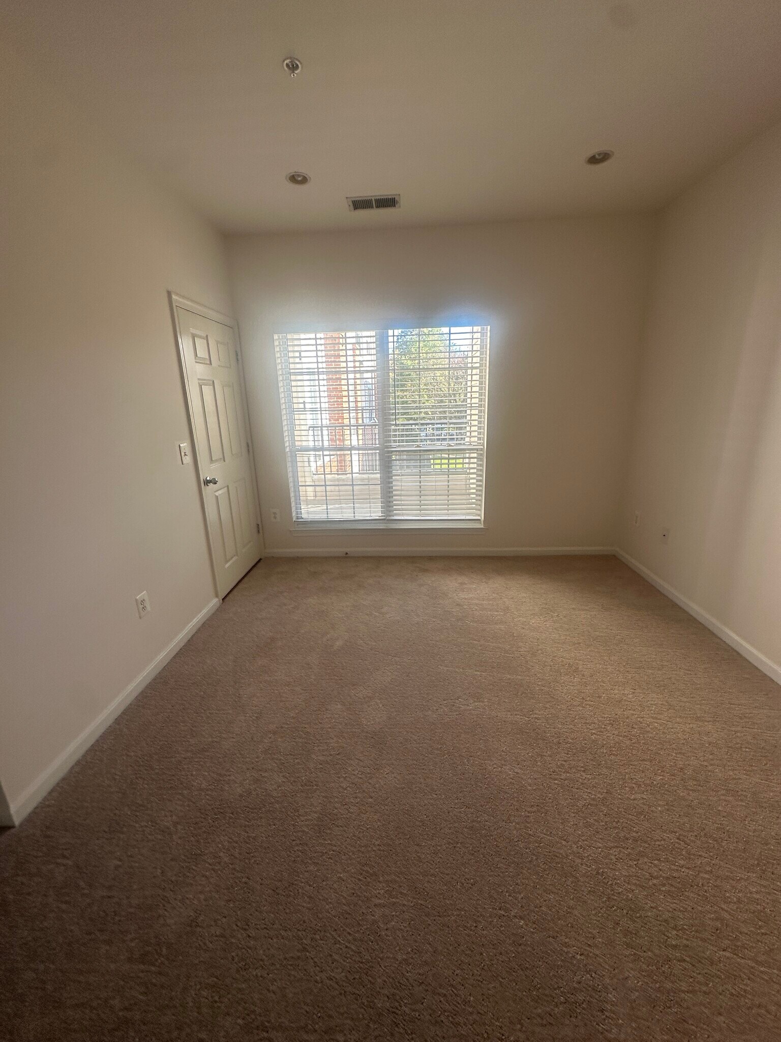 MBR - 4860 Eisenhower Ave