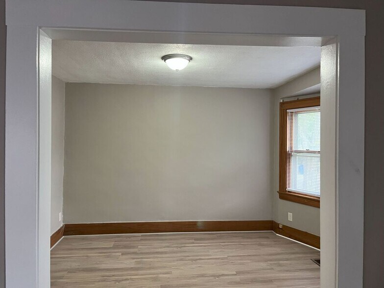 Building Photo - 16 Chatfield St