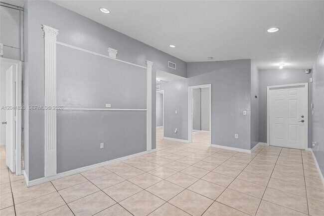 Building Photo - 1261 SE 27th St
