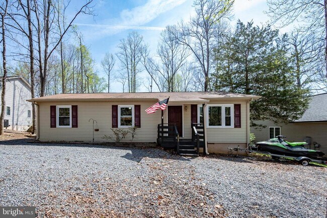 Building Photo - 205 Monument Rd