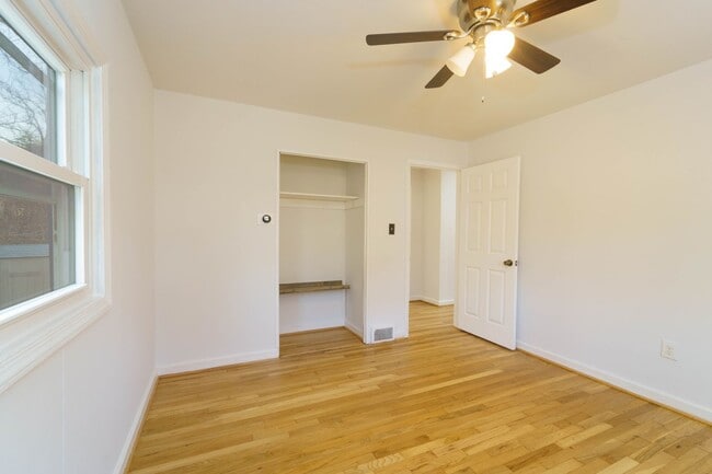 Building Photo - Quaint 2 Bedroom 2 Bath Cottage Style Home Near Rock Creek in Bethesda