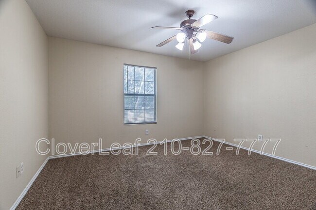 Building Photo - 4011 Bulverde Pkwy