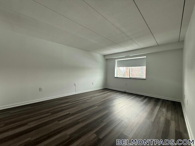 Building Photo - 55 Hill Rd