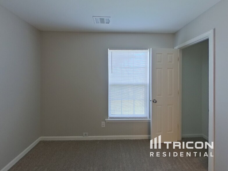 Building Photo - 2416 Deberry Ct
