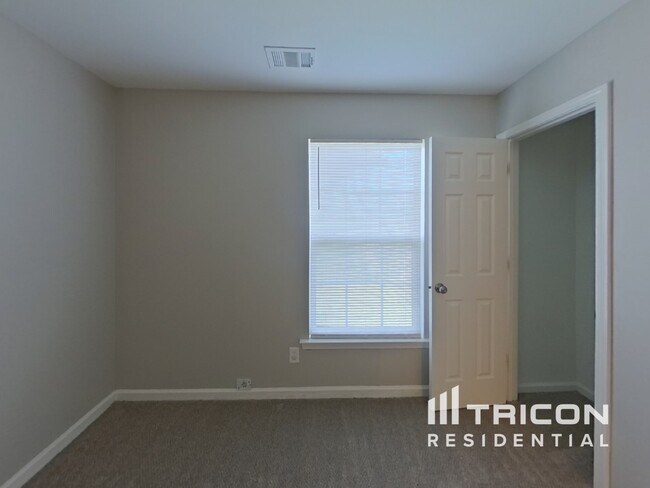 Building Photo - 2416 Deberry Ct