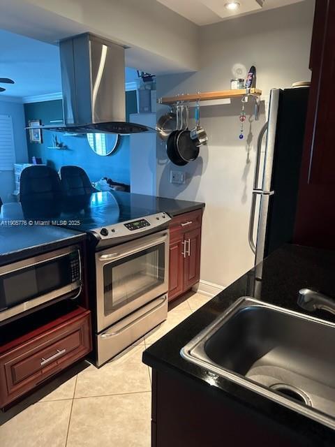 Building Photo - 801 NE 18th Ct