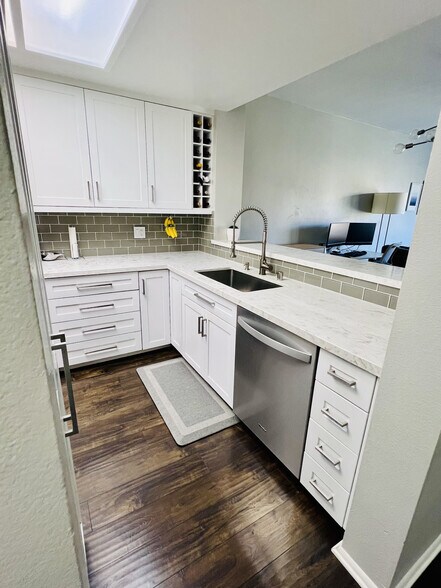 Building Photo - 5805 Friars Rd