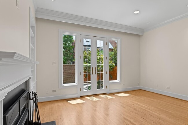 Building Photo - 106 Princess St