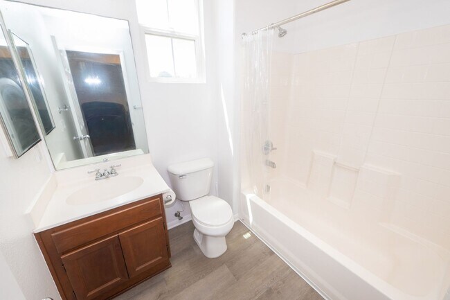 Building Photo - Amazing 3 Bedroom Condo available now! Chula Vista / Eastlake / Otay Ranch Area