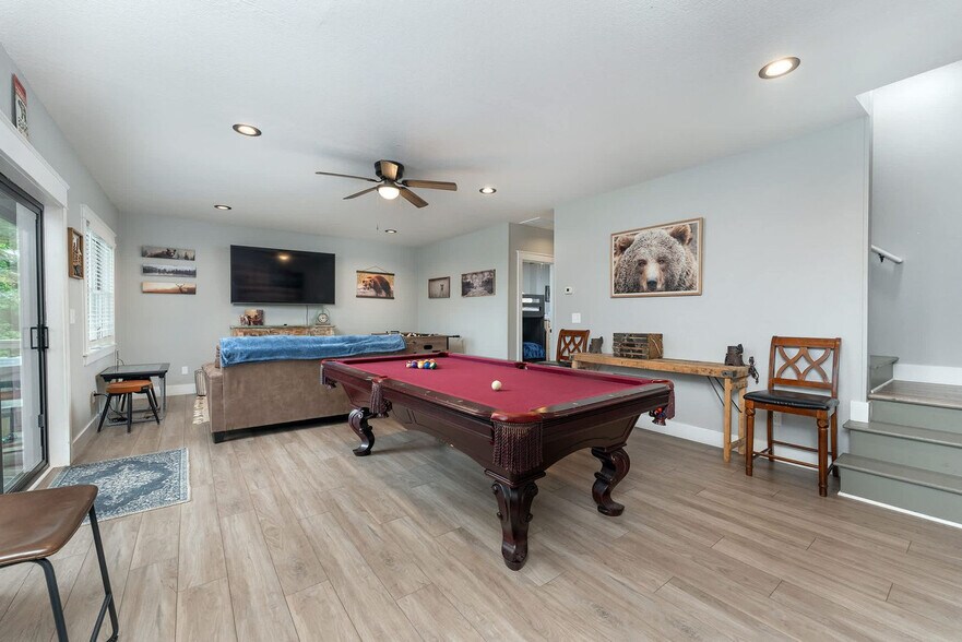 Building Photo - 49 Valley Dr