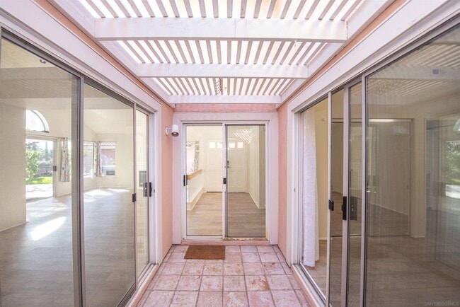 Building Photo - 11323 Caminito Corriente