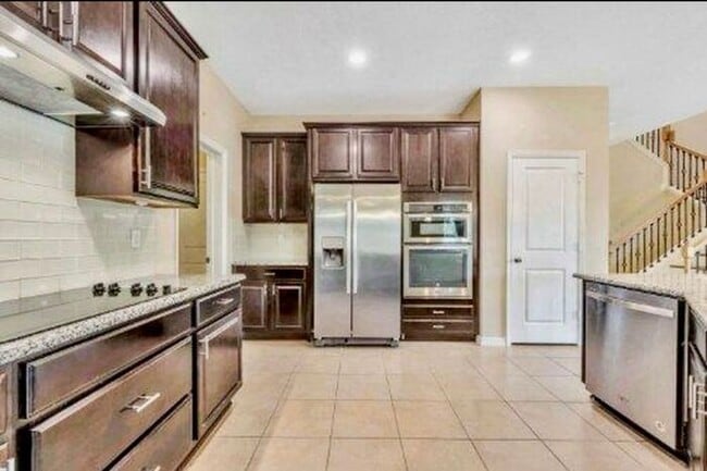Building Photo - Luxury 2 Story 4 bedroom 3.5 bath Sanford ...