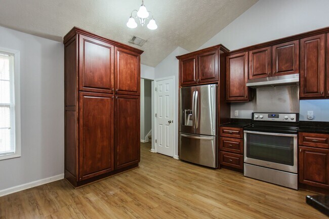 Building Photo - 137 Bristol Woods Dr