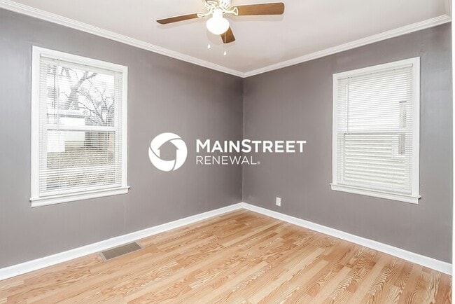 Building Photo - 3 Bedroom Pet-Friendly Home in Leavenworth, KS with Main Street Renewal