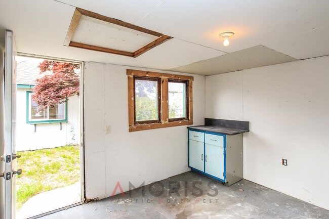 Building Photo - Cozy 2-Bedroom Home in Tacoma's Eastside — Move-In Ready!
