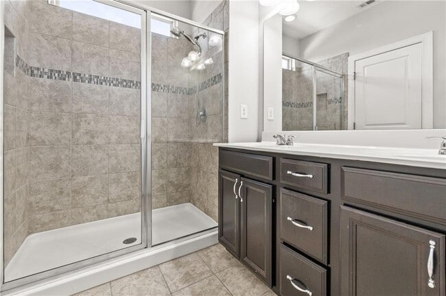 Building Photo - 4435 Donahue Ave