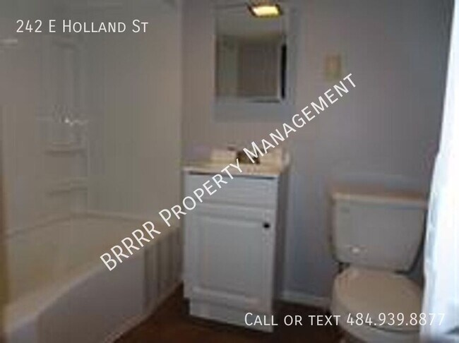 Building Photo - 242 E Holland St