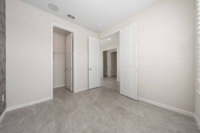 Building Photo - Immaculate Executive Home in Isles of Lake Nona