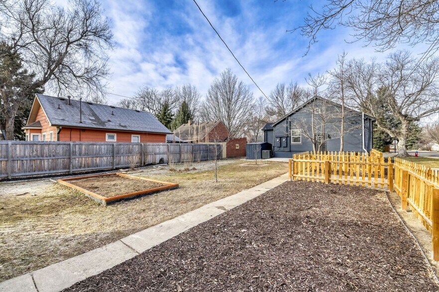 Building Photo - 946 Pratt St