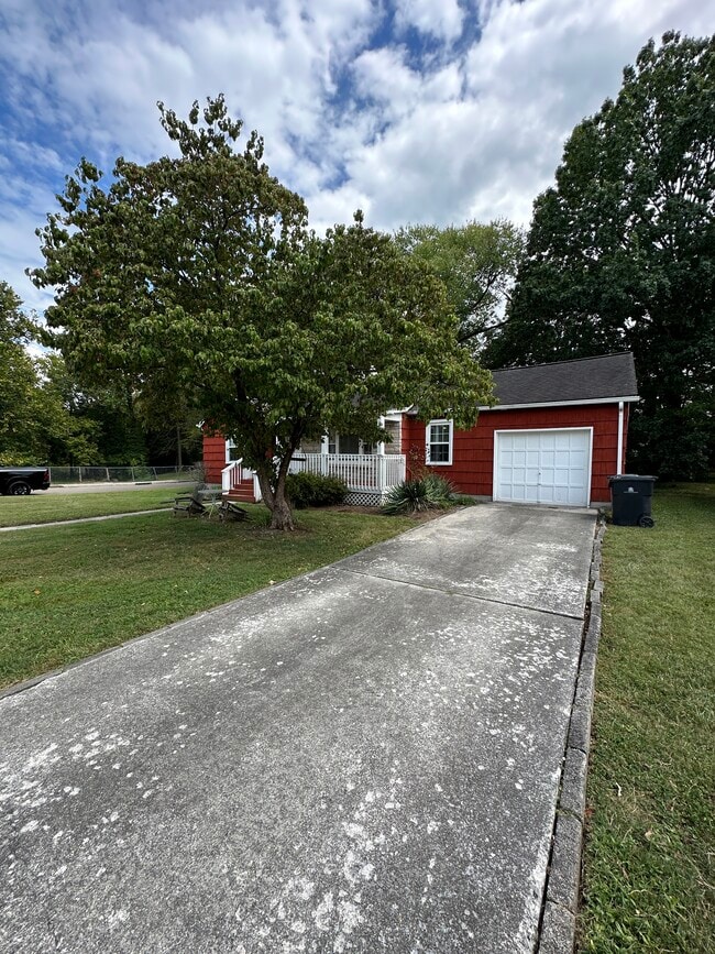 Building Photo - 2414 Fairmont Blvd