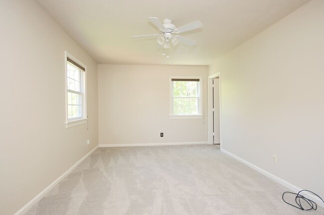 Building Photo - End-Unit Georgetown Green Townhome