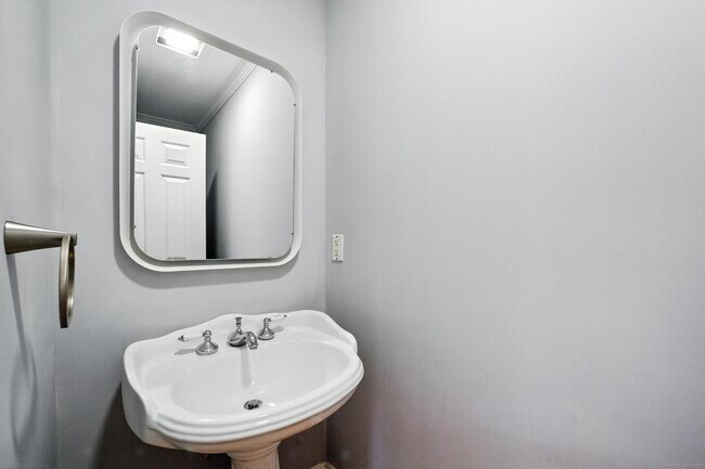 Building Photo - 55 Rodwell Ave