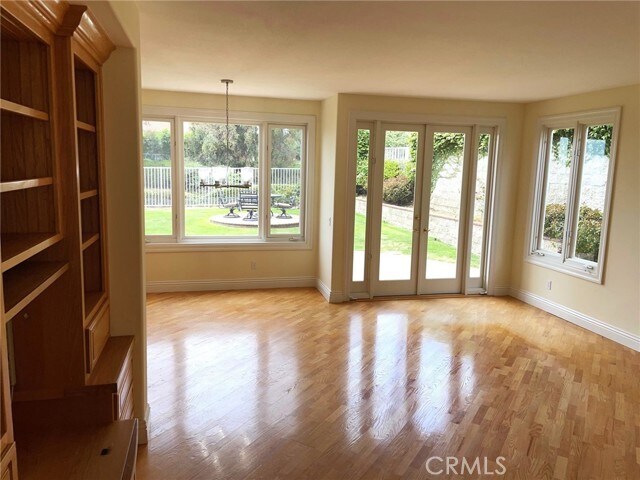 Building Photo - 27 High Bluff