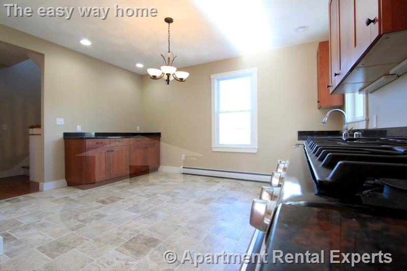 Building Photo - 119 Central St