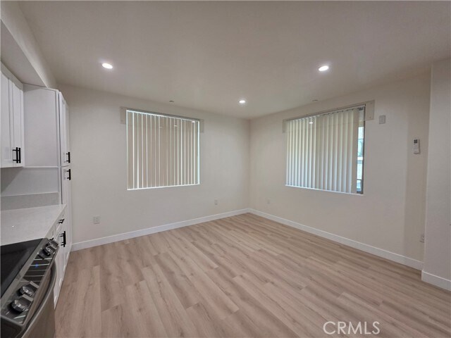 Building Photo - 14618 Sylvan St