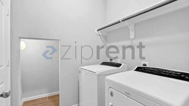 Building Photo - 15103 Breeze Forest Ct