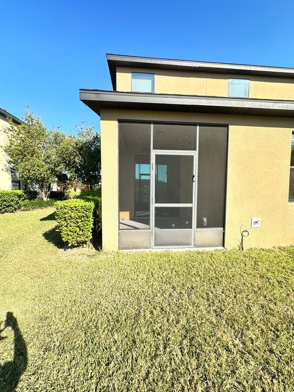 Building Photo - 2412 Seven Oaks Dr