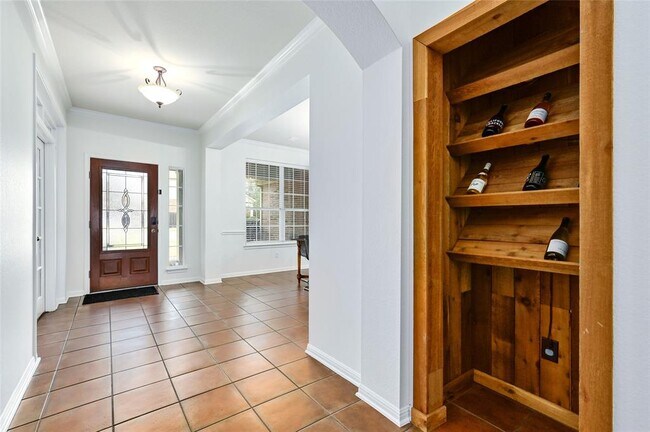 Building Photo - 2505 Lovett Ln