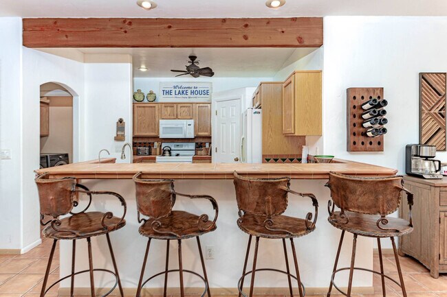 Building Photo - 3921 Aloha Ln