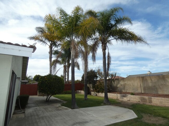 Building Photo - Spacious Single Story Charmer in Orcutt